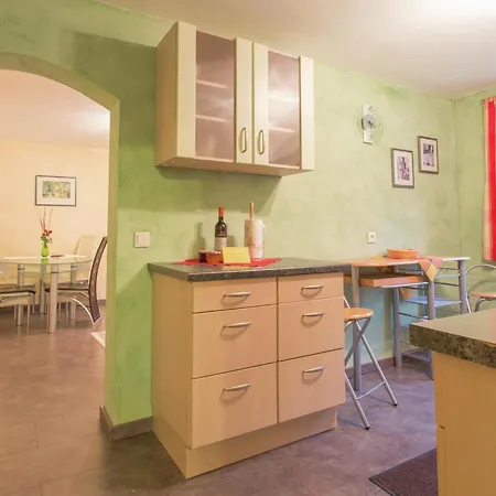 Close To Hiking And Cycling Trails *